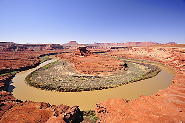 View of bend of Green River, White Rim Drive, White Rim Trail, Island in the Sky, Canyonlands National Park, Moab, Utah, Southwest, USA, America