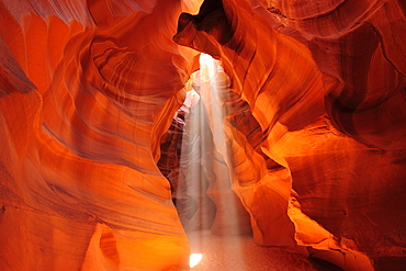 Sunbeams falling in colourful sandstone slot canyon, Upper Antelope Canyon, Antelope Canyon, Page, Arizona, Southwest, USA, America