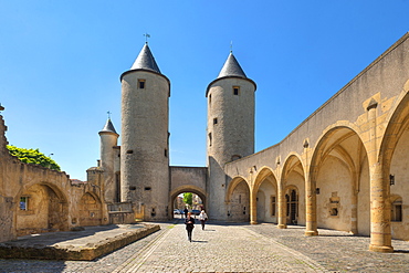 Porte des Allemands, the town gate in the sunlight, Metz, Lorraine, France, Europe