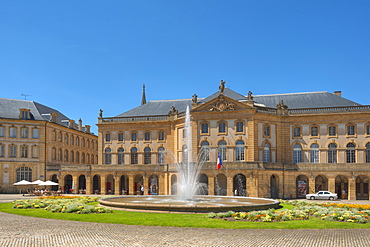 Fountain in front of the opera, Metz, Lorraine, France, Europe