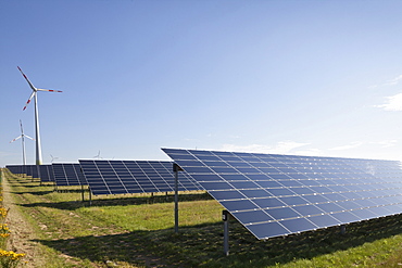 Wind farm and solar field along the A 14 near Bockelwitz, alternative power, Saxony, Germany