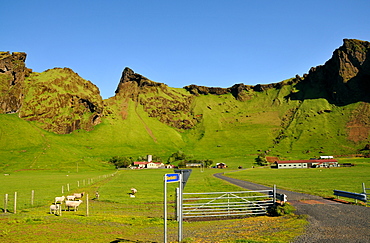 Farmhouse at the coast underneath of the Porsmoerk vulkano, South Iceland, Europe