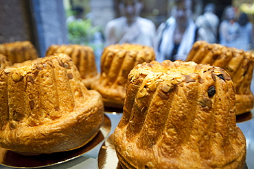 Guglhupf cake in a bakery, Strasbourg, Alsace, France