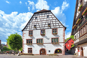 Half timbered house in the sunlight, Kaysersberg, Alsace, France, Europe