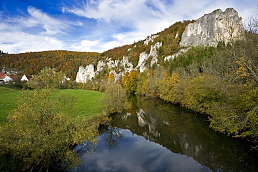 River and rocks at Upper Danube Valley, Swabian Alp, Baden-Wuerttemberg, Germany, Europe