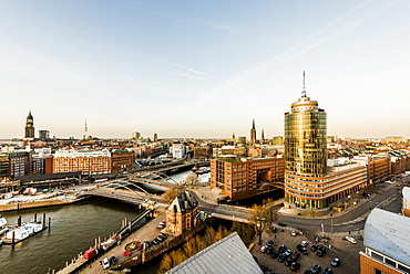 View to Hamburg and the Elbe at Am Baumwall, seen from the Kehr Wieder Spitze, Hamburg, Germany