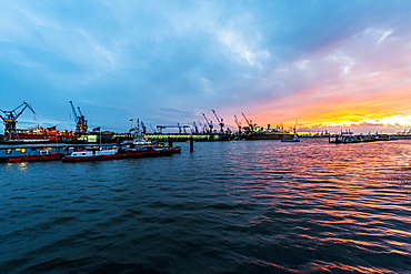 Sunset at Hamburg harbour und the shipyard Blohm+Voss, Hamburg, Germany