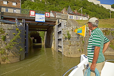 Entrance of the tunnel Tunnel de Tarragnoz on the Doubs-Rhine-Rhone-channel at Besancon, Doubs, Region Franche-Comte, France, Europe