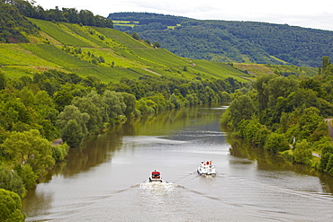 Houseboat on the river Saar near Kanzem lock, Rhineland-Palatinate, Germany, Europe