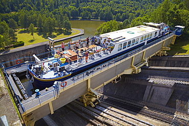 Houseboat, Inclined Slope of St-Louis-Arzviller, 44, 656m, Canal de la Marne au Rhin, Houseboat, Moselle, Region Alsace Lorraine, France, Europe