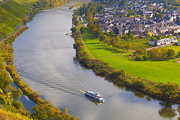 View from Prinzenkopf above Alf to Puenderich and the river Mosel, Rhineland-Palatinate, Germany, Europe