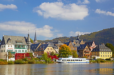 View from Trarbach towards Traben, Traben-Trarbach, Mosel, Rhineland-Palatinate, Germany, Europe