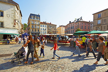 Flea market at Place des Vosges, Epinal, Mosel, Dept. Vosges, Region Alsace-Lorraine, France, Europe