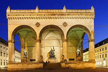 The Feldherrnhalle in the evening, Odeonsplatz, Munich, Bavaria, Germany