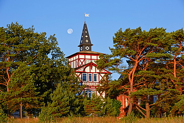 Seaside architecture along the beach promenade, Seaside resort of Binz, Island of Ruegen, Mecklenburg Western Pommerania, Germany