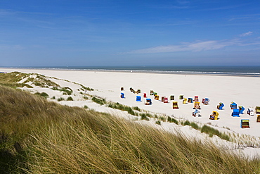 Beach chairs on the beach, Juist Island, North Sea, East Frisian Islands, East Frisia, Lower Saxony, Germany, Europe