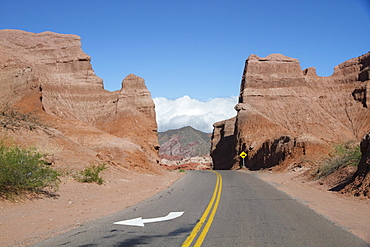 Ruta Nacional 68 in Quebrada de las Conchas, Valles Calchaquies, Salta, Argentina