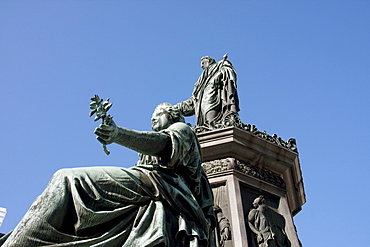 Monument to Emperor Franz I of Austria in the Innerer Burghof of the Hofburg Imperial Palace, Vienna (Wien), Austria