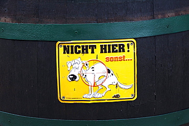 Sign forbidding for dogs to defecate, Duernstein in Wachau, Lower Austria, Austria