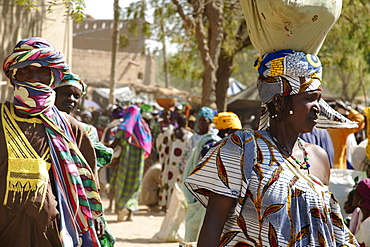 Women, Monday Market, Djenne, Mali