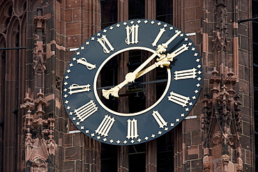 Clock on Dom Sankt BartholomâˆšÂ§us (Saint Bartholomew's' Cathedral), Frankfurt am Main, Germany