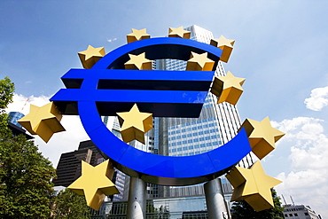 Monument to the Euro in front of the Eurotower, headquarters of the European Central Bank, Frankfurt am Main, Germany