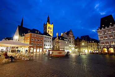 St. Gangolf Church & Hauptmarkt (Main Market) square at night, Trier, Rhineland-Palatinate, Germany