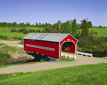 Red Covered Bridge, Sainte-Jeanne-d'Arc, Saguenay Lac-Saint-Jean Region, Quebec