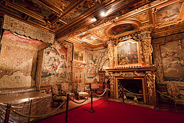 King's Bedroom in the Chuteau de Cheverny, Cheverny, France