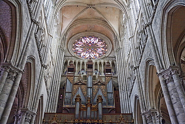 Organ and western rose window in Notre-Dame d'Amiens Cathedral, Amiens, Somme, France