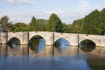 Stone bridge over the Gartempe river, Saint-Savin sur Gartempe, Saint-Savin sur Gartempe, Vienne, France