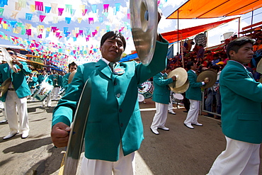 Marching band in the procession of the Carnaval de Oruro, Oruro, Bolivia