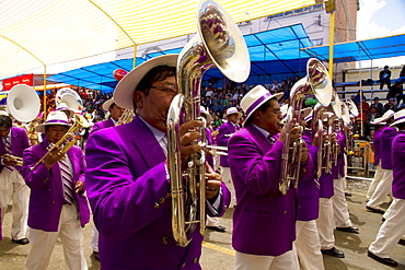 Marching band in the procession of the Carnaval de Oruro, Oruro, Bolivia