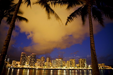 Hawaii, Oahu, Waikiki, Sunset from Magic Island.