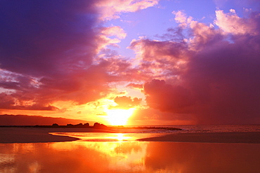 Hawaii, Oahu, Beautiful sunset.