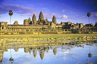 Cambodia, Siem Reap, Angkor Wat, View of temple from front, reflection in pool