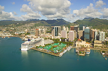 Hawaii, Oahu, Downtown Honolulu and harbor.