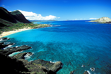 Hawaii, Oahu, Makapu'u beach Park, view of clear ocean and shoreline.