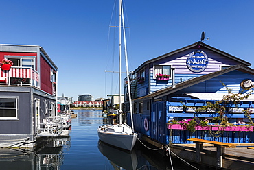 Shops and homes in Fisherman's Wharf in the Inner Harbour of Victoria, Vancouver Island, Victoria, British Columbia, Canada