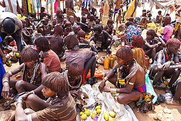 Hamer women at the weekly market in Turmi, Omo Valley, Turmi, Southern Nations Nationalities and Peoples' Region, Ethiopia