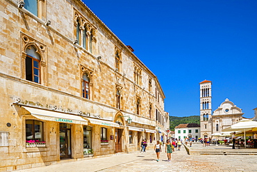 Cathedral of St. Stephen, shops and restaurants in Hvar Town, Hvar, Croatia, Europe