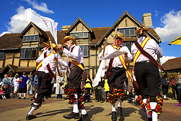 Morris dancing, Stratford upon Avon, Warwickshire, England, United Kingdom, Europe