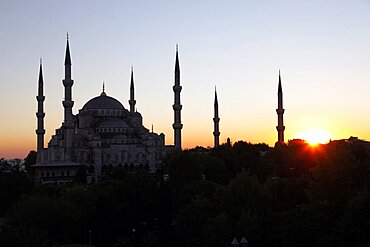 Sunset behind Blue Mosque (Sultan Ahmet Camii), Istanbul, Turkey, Europe