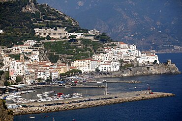 Amalfi town and harbour, Amalfi Drive, UNESCO World Heritage Site, Campania, Italy, Europe