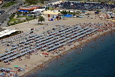 Blue and yellow parasols on beach, Amalfi Drive, UNESCO World Heritage Site, Campania, Italy, Europe