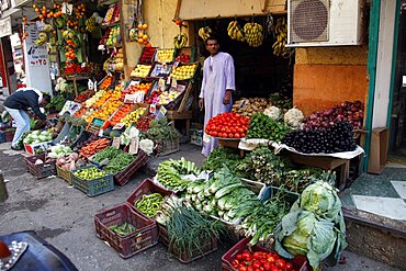 Fruit and vegetable stall, Luxor, Egypt, North Africa, Africa