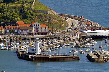 Harbour and Lighthouse, Scarborough, North Yorkshire, Yorkshire, England, United Kingdom, Europe