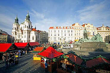 Church of St. Nicholas and Jan Hus Monument, Prague, Czech Republic, Europe