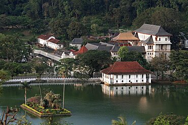 Temple of the Tooth Relic (Sri Dalada Maligawa), UNESCO World Heritage Site, Kandy, Sri Lanka, Asia