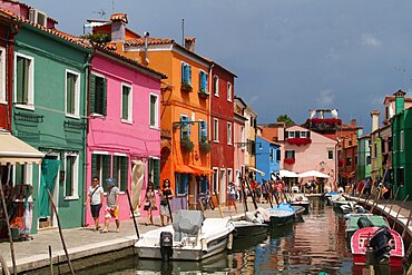 COLOURED HOUSES & BOATS ON CANALBURANO, VENICE, ITALYBURANOBURANO, VENICE, ITALY03 August 2014DIG24272